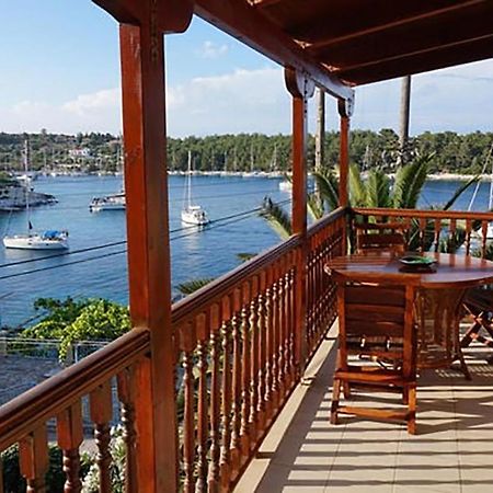 Sonia'S Apartment In Fiscardo Waterfront Фискардо Екстериор снимка