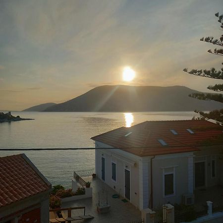 Sonia'S Apartment In Fiscardo Waterfront Фискардо Екстериор снимка