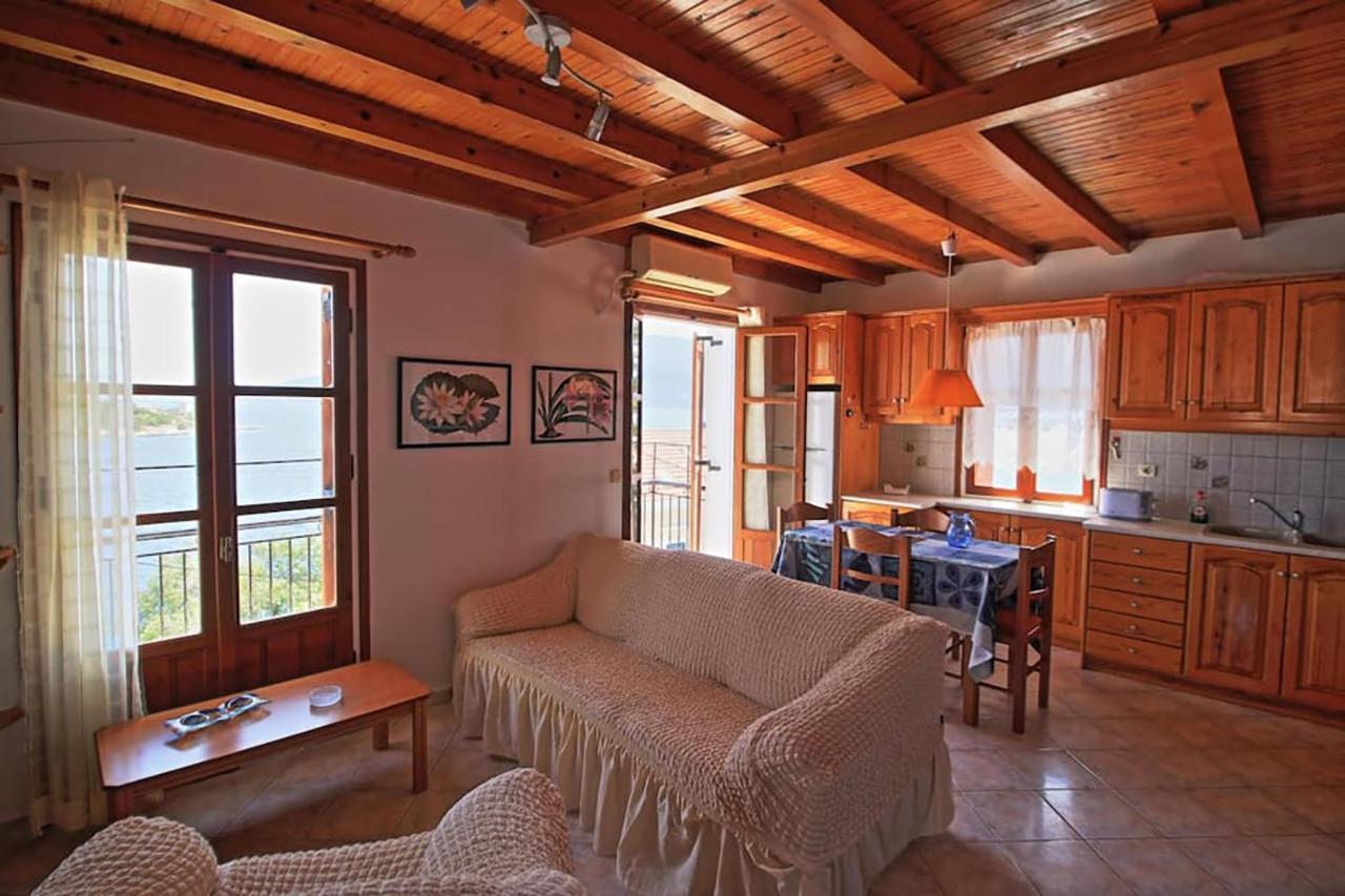 Sonia'S Apartment In Fiscardo Waterfront Фискардо Екстериор снимка